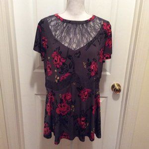 Torrid Top 2 Red Black Magenta Rose Print Lace Insets Shor…